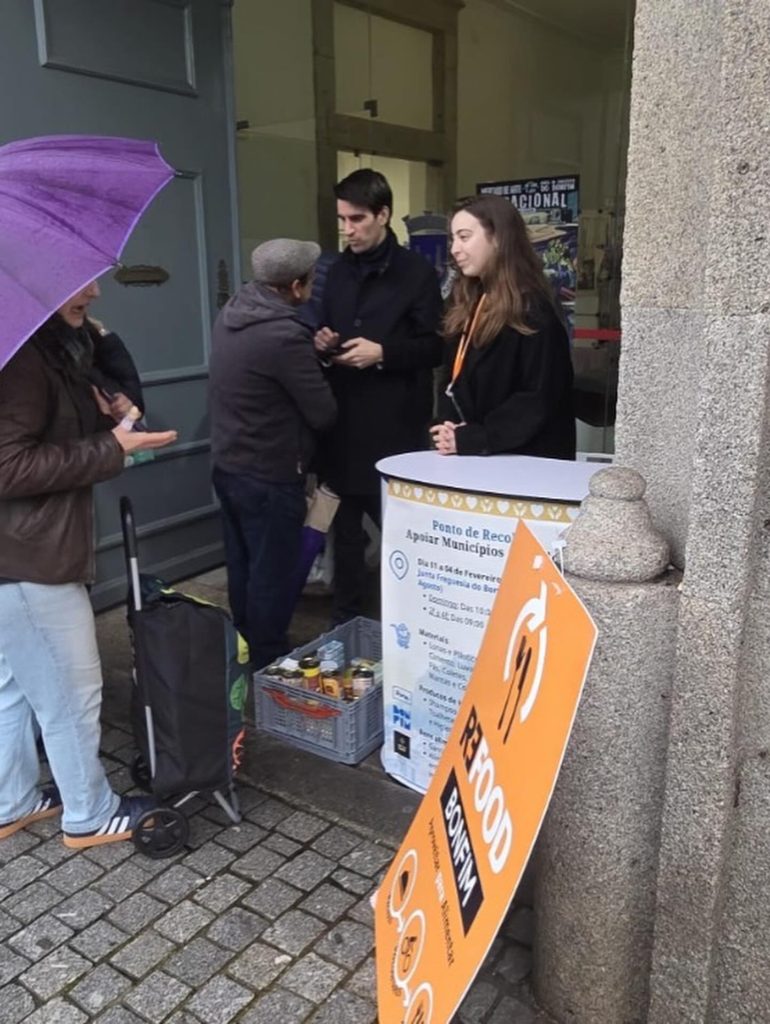 Voluntários da Refood Bonfim