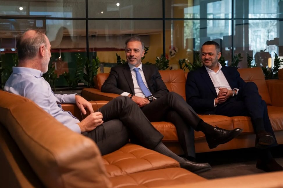 Presidente da Câmara do Porto e comitiva em visita ao centro de excelência da Natixis no Campo 24 de Agosto, no Bonfim.