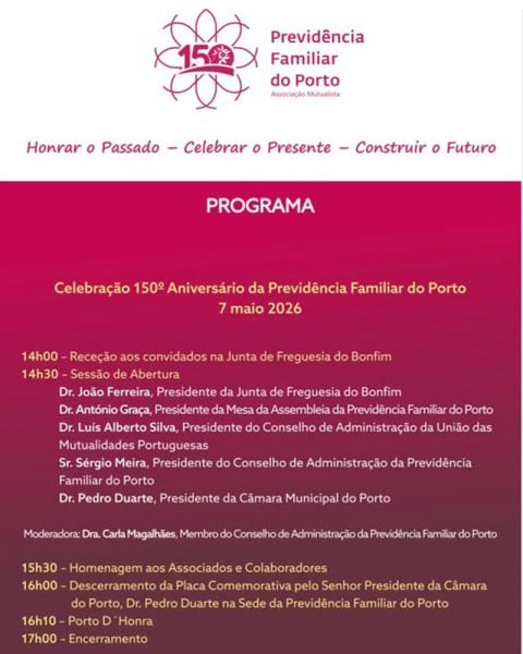 Cerimónia comemorativa dos 150 anos da Previdência Familiar do Porto no Salão Nobre da Junta de Freguesia, com representantes institucionais e convidados presentes.
