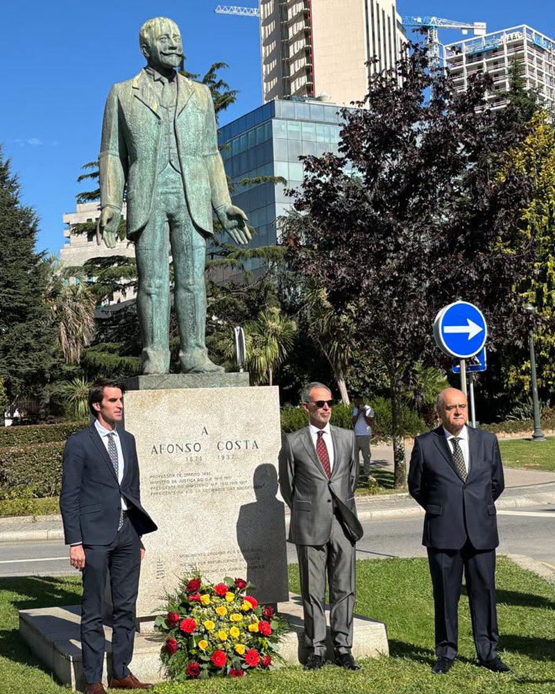 Comemorações do 5 de Outubro no Bonfim, com deposição de uma coroa de flores junto à estátua de Afonso Costa e conferência sobre a República, o desenvolvimento e a igualdade territorial, no Salão Nobre da Junta de Freguesia.